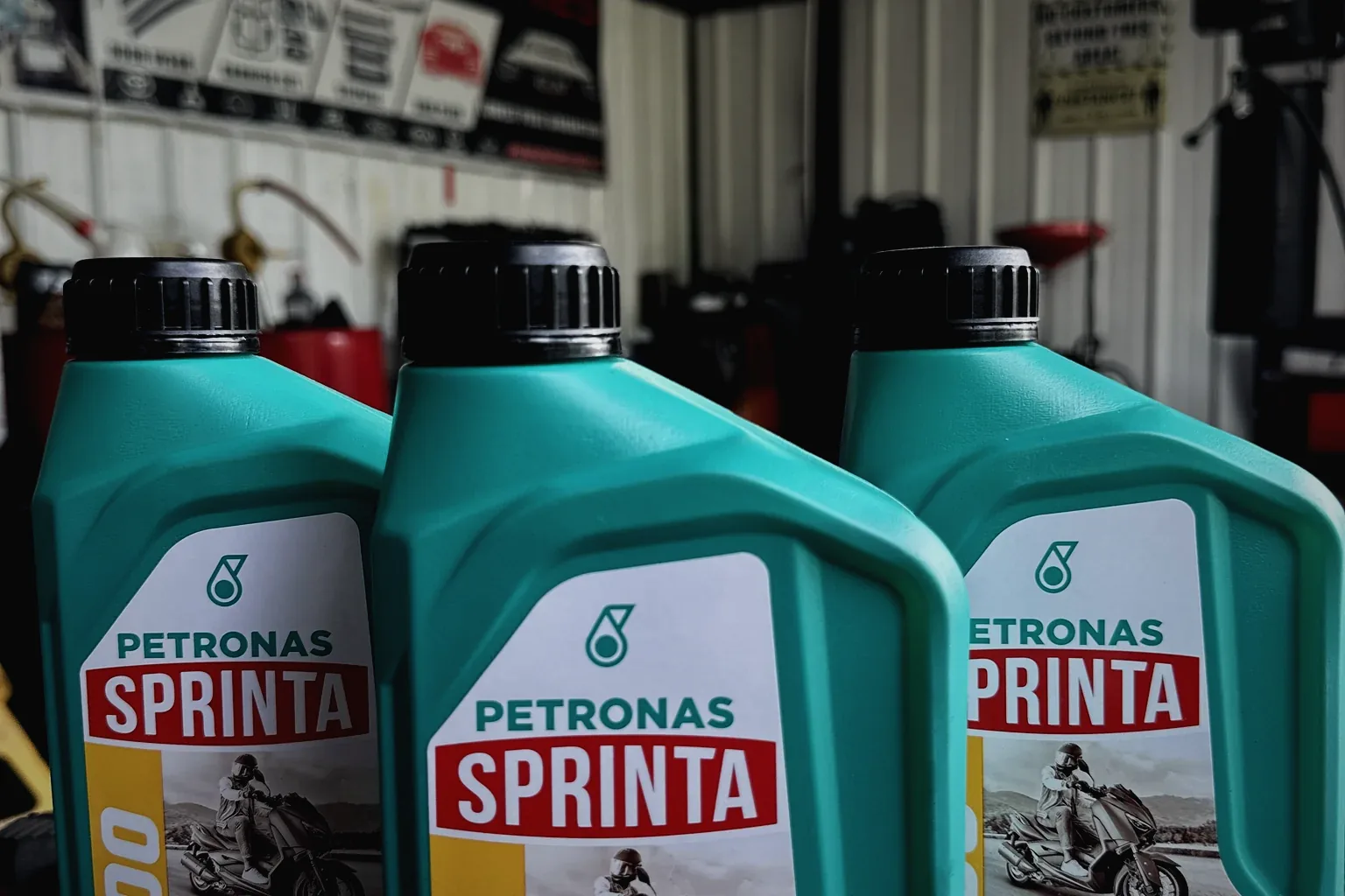 Petronas Sprinta motorcycle engine oil available at MotoNorte